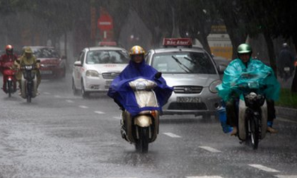 Hà Nội mưa dông, Sài Gòn nguy cơ ngập