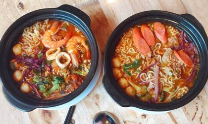 Vì sao mỳ cay 7 cấp độ trở thành trào lưu của giới trẻ?