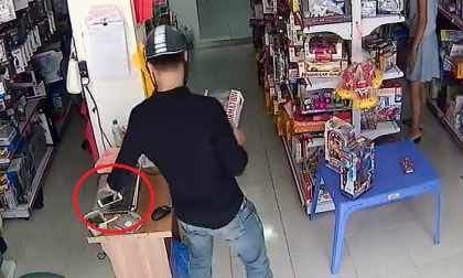 Thanh niên đi SH trộm điện thoại Iphone 6 nhanh như chớp