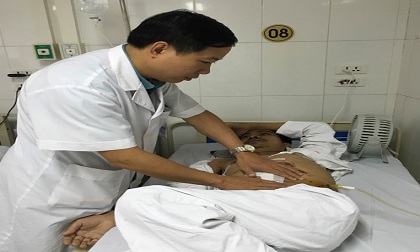 Hy hữu: Phẫu thuật lấy thận ra ngoài rửa sạch, sau đó ghép lại cho bệnh nhân