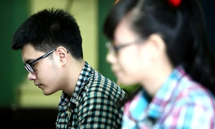 Nam sinh giết bạn đồng tính có lời khai bất thường ở tòa