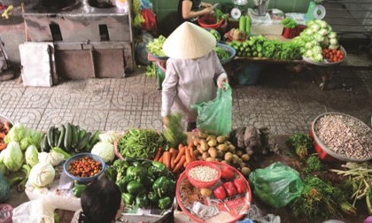 Rau, củ tăng giá vì mưa kéo dài