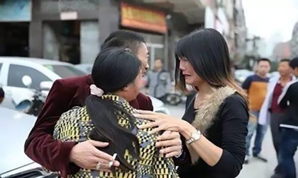 Cô gái bị bắt cóc, ép kết hôn năm 15 tuổi được trở về nhà nhờ bức thư cầu cứu