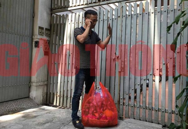 nữ nhân viên, nữ nhân viên bị đánh, nữ nhân viên hàng không bị đánh, tiếp viên hàng không bị đánh, hành hung nữ nhân viên hàng không
