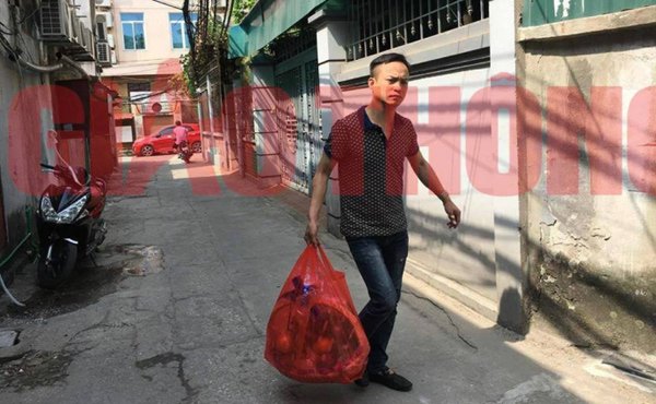 nữ nhân viên, nữ nhân viên bị đánh, nữ nhân viên hàng không bị đánh, tiếp viên hàng không bị đánh, hành hung nữ nhân viên hàng không