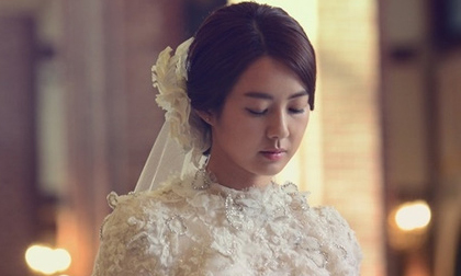 Cô dâu mới nhận cái kết không thể đắng hơn vì thuê trang sức giả làm của hồi môn trong đám cưới