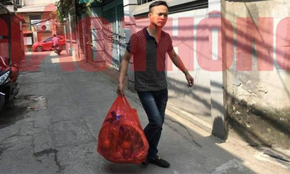 Khách đánh nữ nhân viên hàng không tìm đến nhà xin lỗi