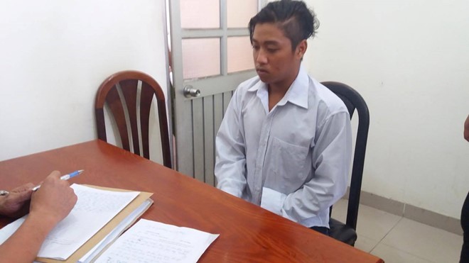 Ke giet vo, con can bo huyen bi khoi to hai toi hinh anh 1