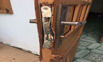 Giả nhân viên thu tiền nước, phá két cuỗm 100 triệu