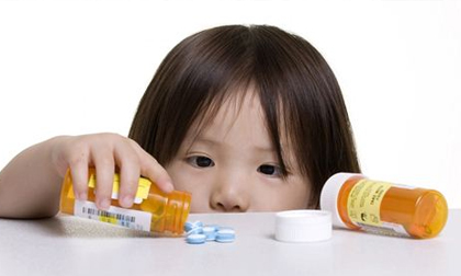 Ngã ngửa với những sai lầm tai hại của mẹ Việt khi chăm con lúc giao mùa