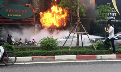 Nam thanh niên chụp ảnh tự sướng trước đám cháy trên đường Trần Thái Tông gây bức xúc