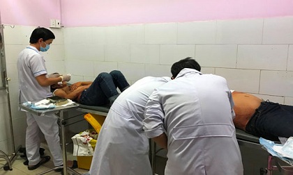Chỉ vì câu nói, thanh niên đâm nhiều người trọng thương