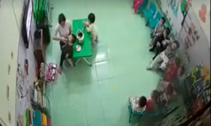 Vụ đổ sữa vào miệng ép trẻ mầm non uống: Giáo viên bị... khiển trách