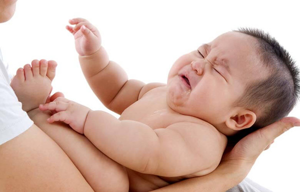 Bố mẹ cho con ngủ sai lầm thế này có thể khiến bé kém thông minh, mất 2 năm trí tuệ