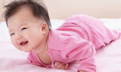 Tò mò nguyên nhân trẻ chậm biết lẫy và cách khắc phục