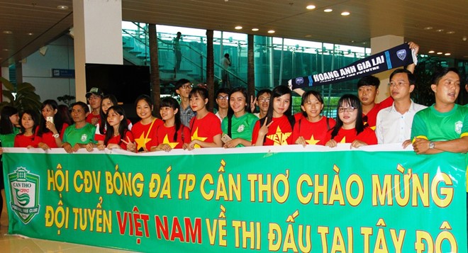 Fan nu bua vay tuyen Viet Nam tai Can Tho hinh anh 1