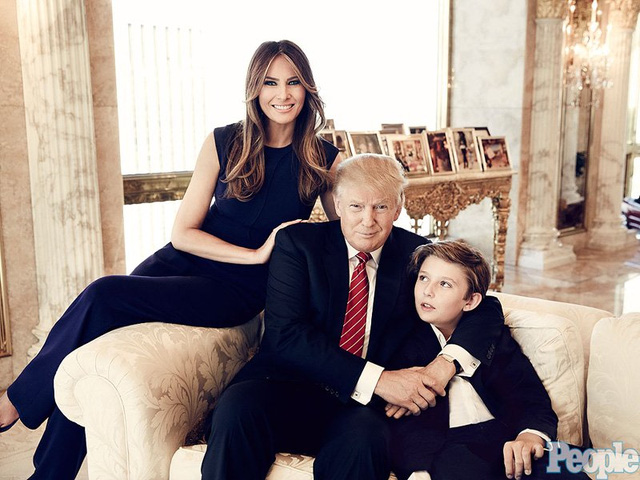 Donald Trump cùng vợ hiện tại và con trai út