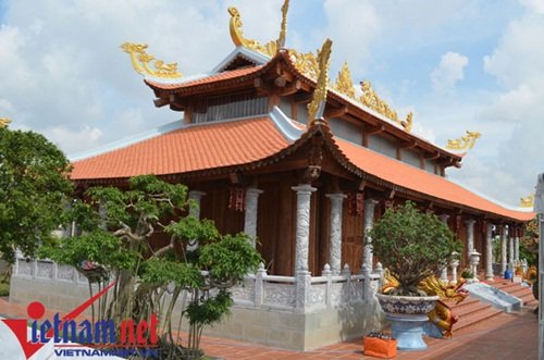 Hoài Linh,  Xuân Hinh, nhà thờ Tổ của Hoài Linh, nhà quê của Xuân Hinh
