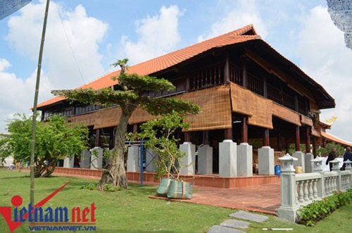 Hoài Linh,  Xuân Hinh, nhà thờ Tổ của Hoài Linh, nhà quê của Xuân Hinh