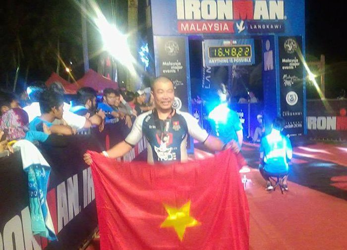 Ba người Việt Nam đầu tiên chinh phục cuộc thi khắc nhiệt nhất thế giới