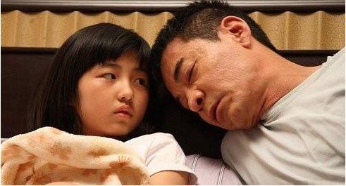 Tâm sự: Người cha bệnh tật cứ nhìn thấy tôi là khóc và sự thật khiến tôi chỉ muốn từ mặt ngay cô em gái