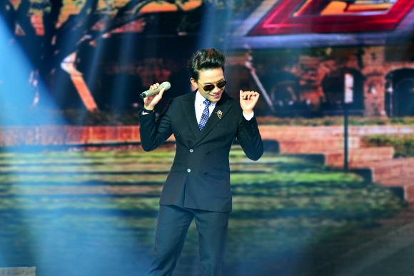 Thanh Lam, Tùng Dương nắm tay nhau loại 'Bi Rain phiên bản Việt'
