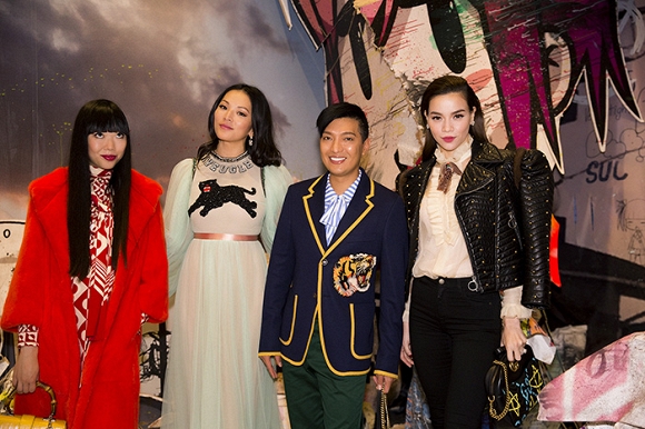 ho-ngoc-ha-cac-blogger-thoi-trang-noi-tieng-trong-do-co-bryanboy-philippines-thu-2-tu-phai-qua-2-ngoisao 1 ho-ngoc-ha-cac-blogger-thoi-trang-noi-tieng-trong-do-co-bryanboy-philippines-thu-2-tu-phai-qua-2-ngoisao 1