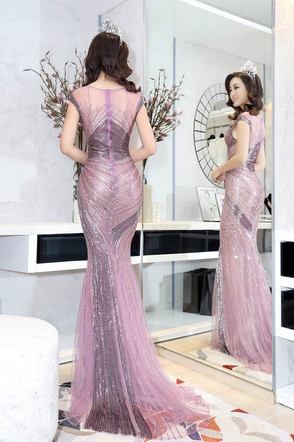 Hoa hậu Mỹ Linh đẹp không tỳ vết 4
