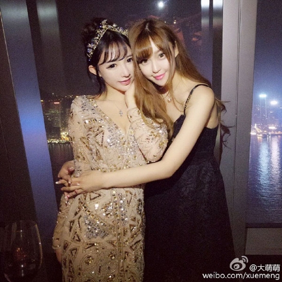 Bữa tiệc hội tụ toàn hot girl ở Đài Loan gây sốt mạng xã hội 4 Bữa tiệc hội tụ toàn hot girl ở Đài Loan gây sốt mạng xã hội 4