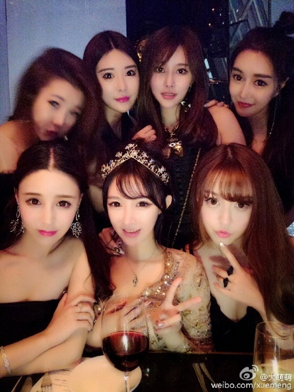 Bữa tiệc hội tụ toàn hot girl ở Đài Loan gây sốt mạng xã hội 5 Bữa tiệc hội tụ toàn hot girl ở Đài Loan gây sốt mạng xã hội 5