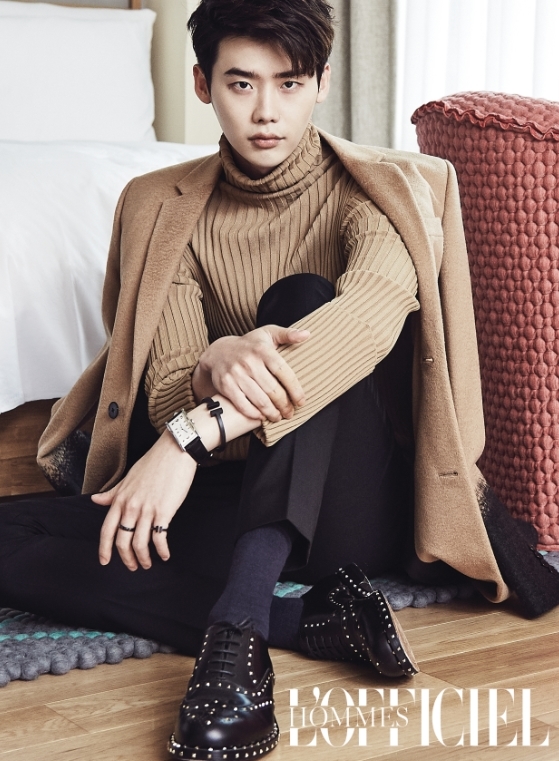 Lee Jong Suk khoe style thu sành điệu 8 Lee Jong Suk khoe style thu sành điệu 8