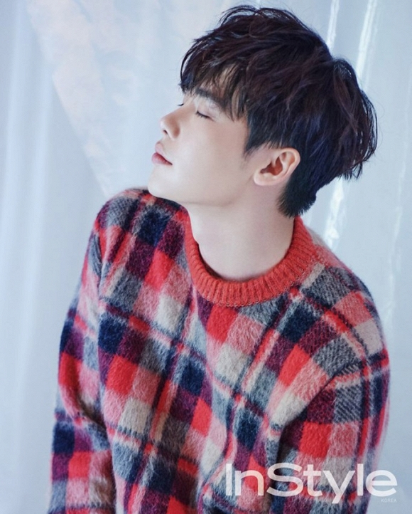 Lee Jong Suk khoe style thu sành điệu 2 Lee Jong Suk khoe style thu sành điệu 2
