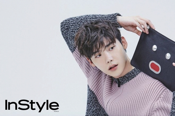 Lee Jong Suk khoe style thu sành điệu 6 Lee Jong Suk khoe style thu sành điệu 6