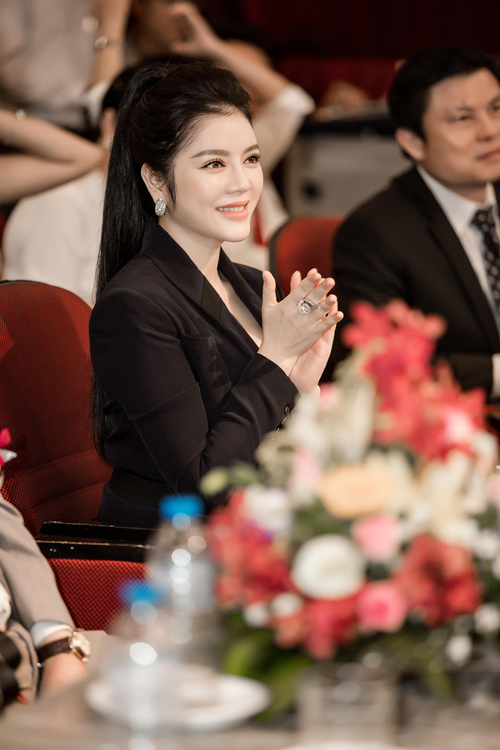 Lý Nhã Kỳ dự sự kiện  6