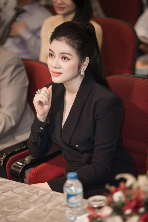 Lý Nhã Kỳ dự sự kiện  7