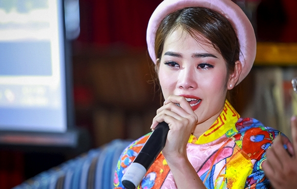 Rơi nước mắt trước những người mẹ nghèo khó, lam lũ mà vô cùng kiên cường của các Hoa hậu Việt 0