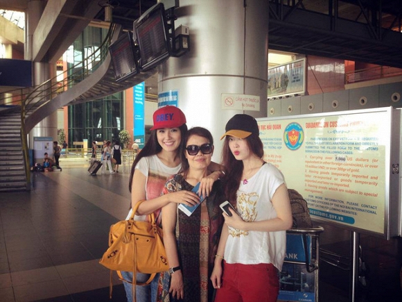 Rơi nước mắt trước những người mẹ nghèo khó, lam lũ mà vô cùng kiên cường của các Hoa hậu Việt 0