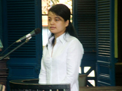 Mỹ nhân Việt trước vành móng ngựa 1