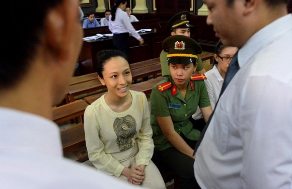 Mỹ nhân Việt trước vành móng ngựa 0