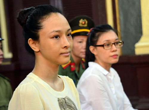 Mỹ nhân Việt trước vành móng ngựa 1
