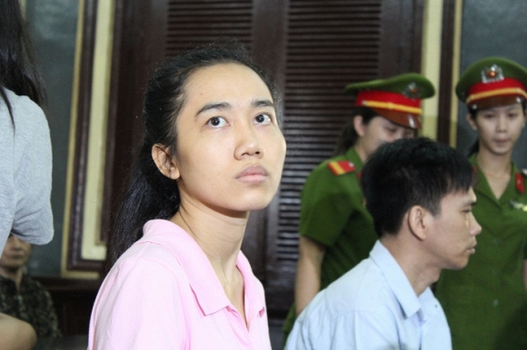 Mỹ nhân Việt trước vành móng ngựa 3