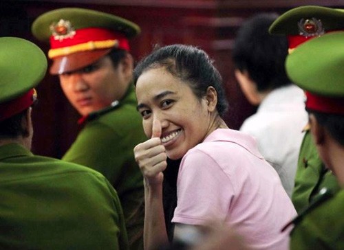 Mỹ nhân Việt trước vành móng ngựa 4