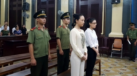 Mỹ nhân Việt trước vành móng ngựa 6