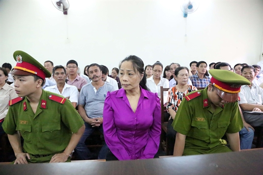 Mỹ nhân Việt trước vành móng ngựa 3