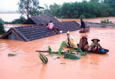 Không phải tiền nhiều hay ít, đây mới là hình ảnh sao Việt khi đi từ thiện khiến khán giả xúc động nhất 3
