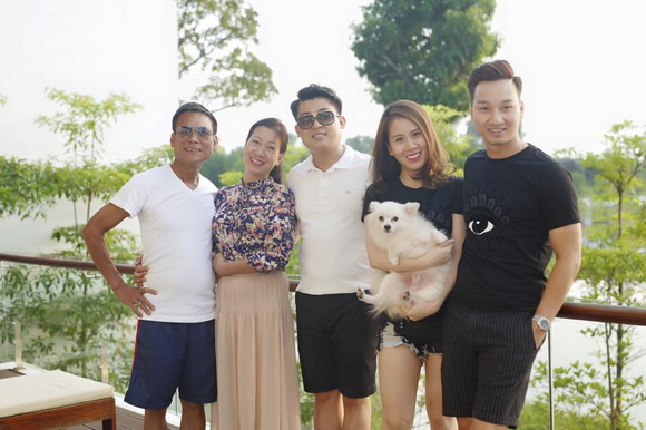 Thành Trung đi chơi cùng gia đình bạn gái 5