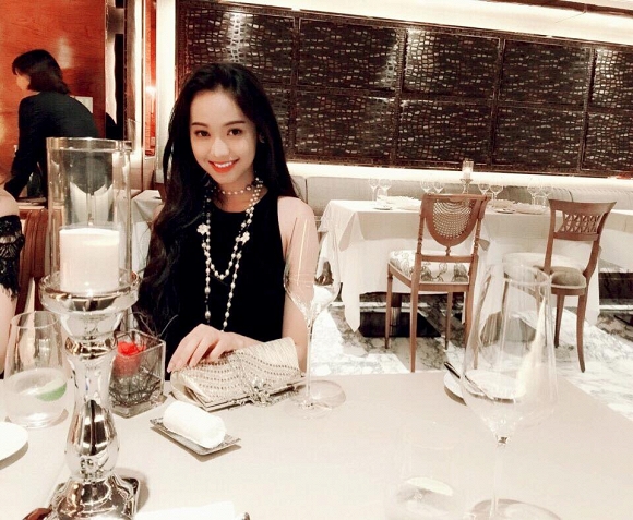 gia cảnh hiện tượng mạng 30