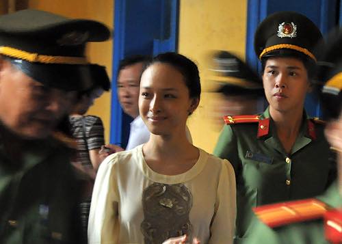 Hoa hậu Trương Hồ Phương Nga là ai? 2