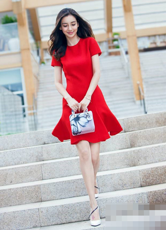 ngôi sao nữ sành điệu với túi Lady Dior mini 7