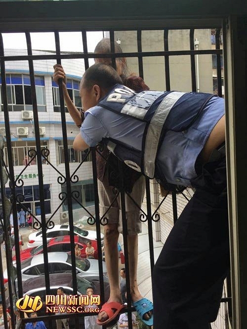 Hãy cẩn trọng sau khi xem loạt vụ tại nạn từ trên cao 9 Hãy cẩn trọng sau khi xem loạt vụ tại nạn từ trên cao 9